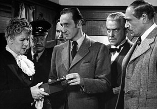 Dennis Hoey con Basil Rathbone  e Nigel Bruce nel film Terrore nella notte