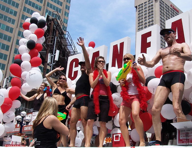 File:Toronto Gay Pride Parade 2006 085.jpg