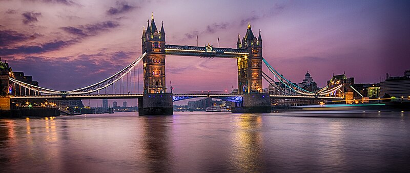 File:Tower Bridge dawn.jpg