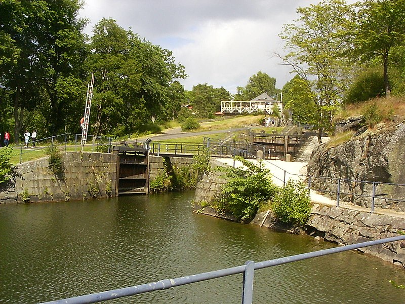 File:Trollhättan-old-locks-45.jpg