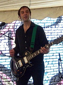 Трой Грегори выступает на вечеринке по случаю открытия журнала Detour Magazine в середине 2007 года.