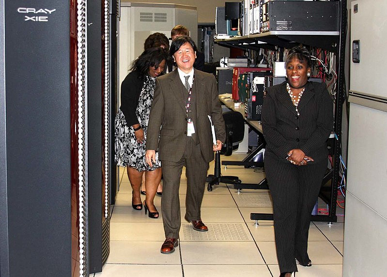 File:US Army 51969 Dr. Jonn Kim, president and CEO of GaN Corporation, and Dr. Claudette Owens, chief, Information and Computational Engineering Division, USASMDC-ARSTRAT, tour the Simulation Center. Alabama-based GaN C.jpg