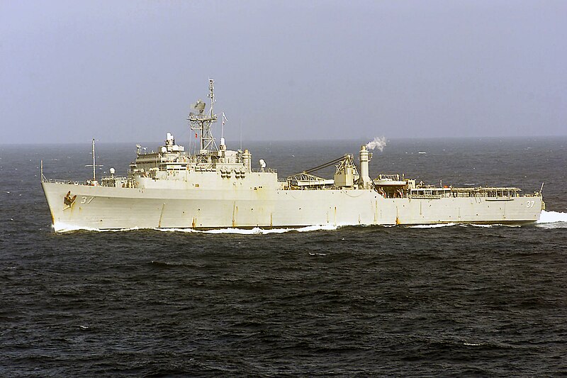 File:US Navy 030126-N-5027S-006 USS Portland (LSD-37).jpg