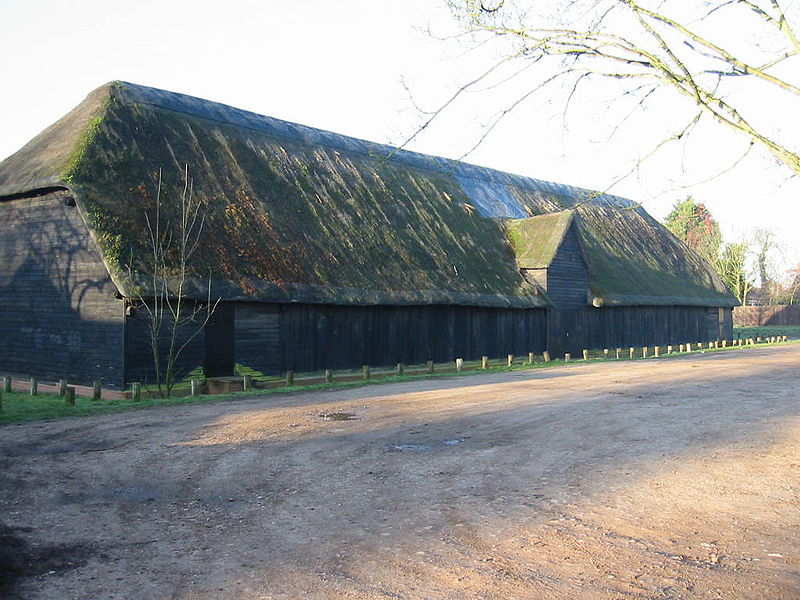 File:Upminster tithe barn south.jpg