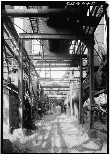 File:View looking west down ladle car right-of-way; gas main at right, Babcock and Wilcox boilers at left. - Sloss-Sheffield Steel and Iron, First Avenue North Viaduct at HAER ALA,37-BIRM,4-51.tif