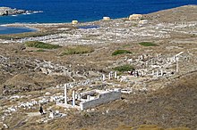 Die Insel Delos mit ihrem antiken Apollonheiligtum ist ein wichtiger Handlungsschauplatz