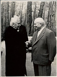 Nash meeting Soviet leader Nikita Khrushchev in 1960 Walter Nash and Nikita Khrushchev 1960 (13746655413).jpg
