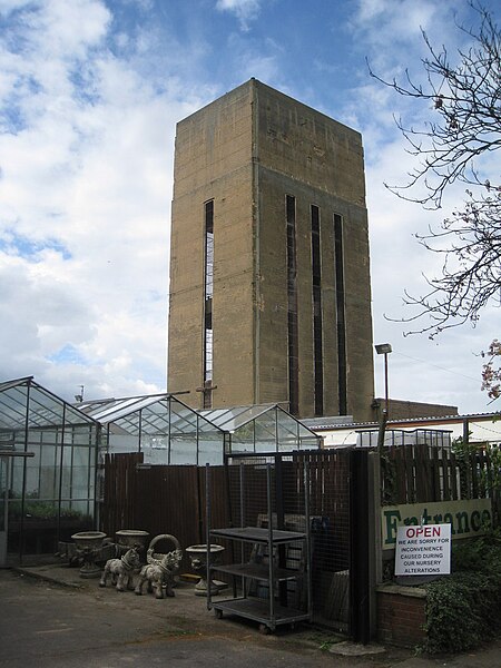 File:Water Tower at the former RAF Hemswell - geograph.org.uk - 2495415.jpg