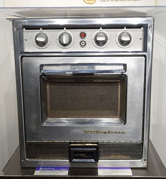 File:Westinghouse Microwave Oven, 1956, jointly produced by Tappen, Raytheon, & Westinghouse, this model served as demo model at the 1956 World's Fair in Belgium - National Electronics Museum - DSC00282.JPG