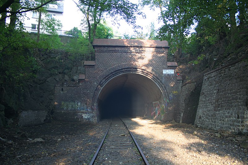 File:Wuppertaler Nordbahn Rotttunnel02.jpg