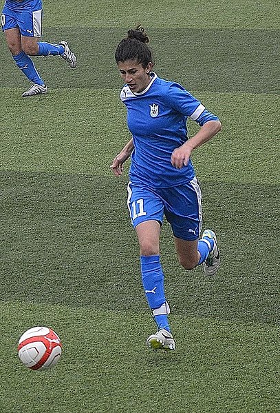 Yağmur Uraz for Konak Belediyespor (March 2014).
