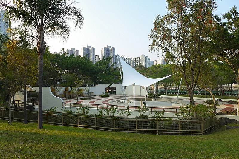 File:Yuen Chau Tsai Park 2017.jpg