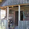 English: Granary in Farm of Lach of Sącz Polski: Spichlerz w Zagrodzie Lachowskiej