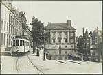 Motorwagen 80 op lijn 1 op de Korte Vijverberg; circa 1910.