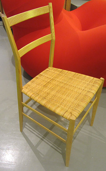 File:" 11 - ITALY - Superleggera Giò Ponti chair CASSINA.jpg