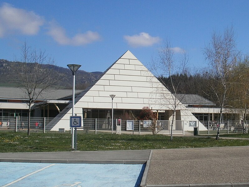 File:École de St Paul de Jarrat.jpg