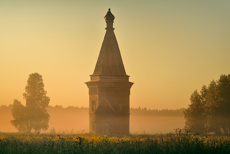 File:Сретено-Михайловская церковь на рассвете - 2.jpg