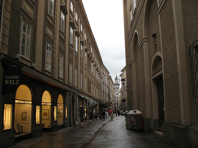 File:1773 - Salzburg - Sigmund-Haffner-Gasse looking toward Rathaus.JPG