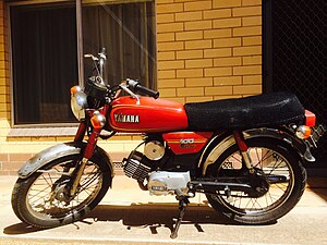 1980 یاماها DX100.jpg