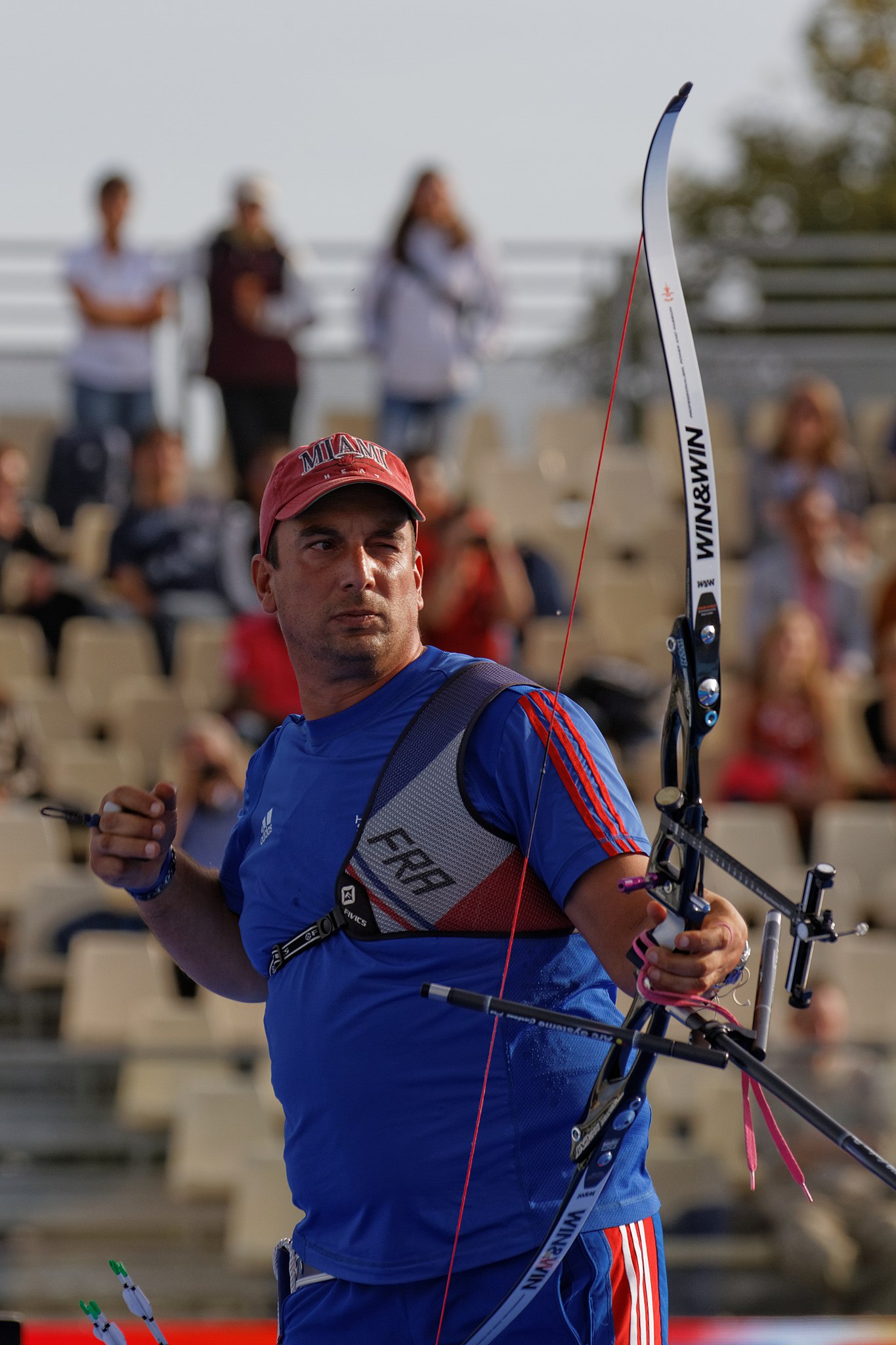 Tir à l'arc handisport — Wikipédia