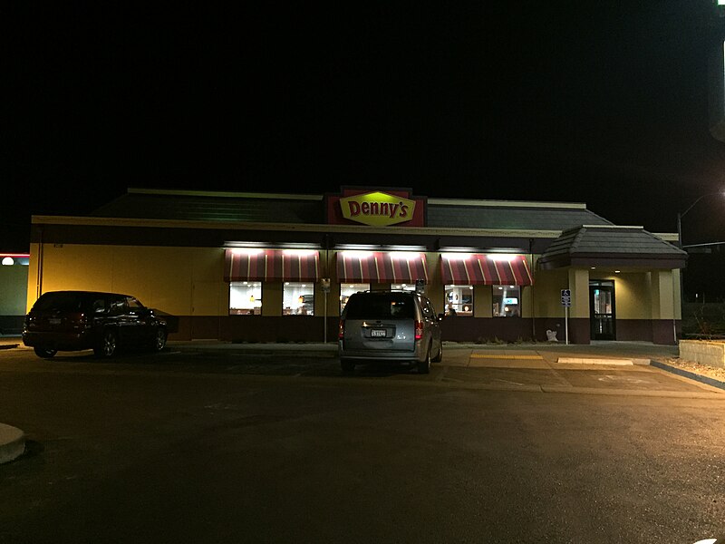 File:2015-04-17 21 50 10 Denny's restaurant at night along Mountain City Highway (Nevada State Route 225) in Elko, Nevada.jpg