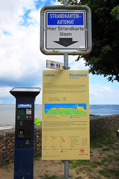 File:2021-08-11 Laboe (20) - Kurtaxe, Kurabgabe, Tourismusbeitrag, Ostseecard.jpg