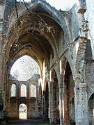 Ruinas de la abadía de Trois Fontaines.