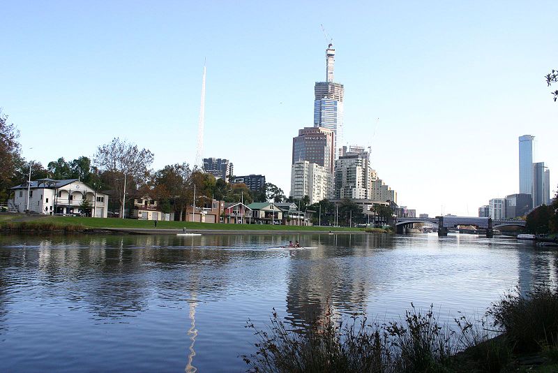 File:Alexandra Gardens Boathouses.jpg