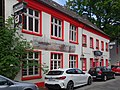 Deutsch: Alt Niederkassel 47-49, Düsseldorf 19. Mai 2020. : Denkmalgeschütztes Gebäude.