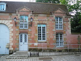 The town hall in Angervilliers