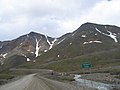 Blick auf den noch 5 km entfernten Atigun-Pass (1444 m)