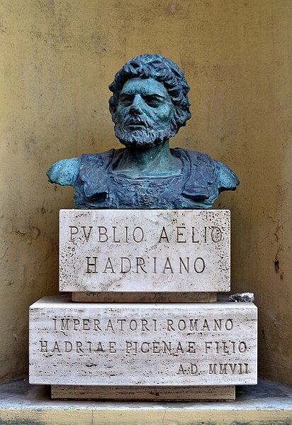 File:Atri - Adriano statua.jpg