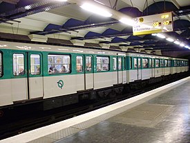 Avenue Émile Zola metro 03.jpg