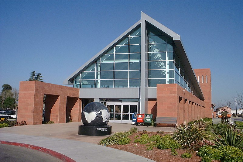 File:Bakersfield Amtrak Station.jpg