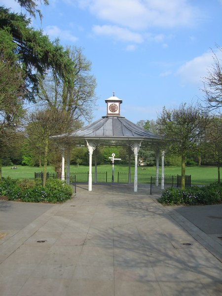 File:Bandstand - geograph.org.uk - 1262272.jpg