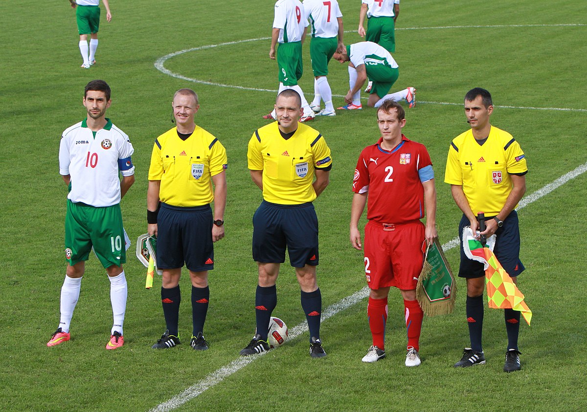 Amateur football. Футбольная форма Абхазии. "Санамер" футбол. Молдова Чехия футбол. Септември (Болгария) ФК.