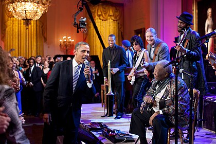 Barack Obama singing in the East Room.jpg
