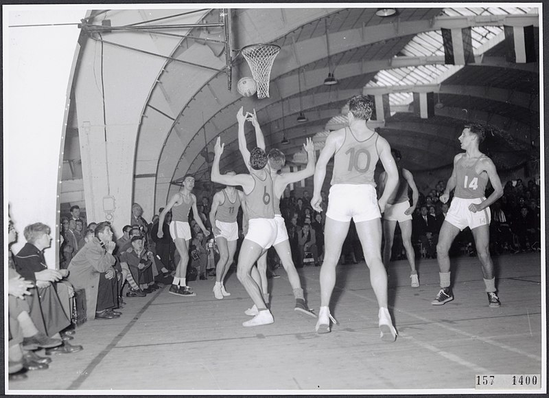 File:Basketball Nederland tegen Luxemburg 43-58. Spelmoment, Bestanddeelnr 157-1400.jpg