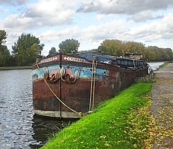 La péniche Cripayo sur le canal de la Deûle, Bauvin.