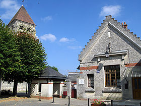 Berzy-le-Sec Mairie et église 1.jpg