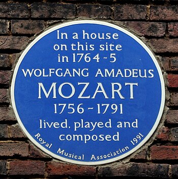 Schild am Wohnhaus der Mozarts in der Frith Street in London