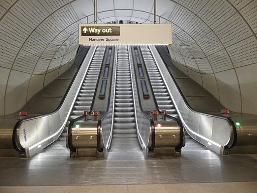 Bond Street stn Elizabeth line 25th Oct 2022 32