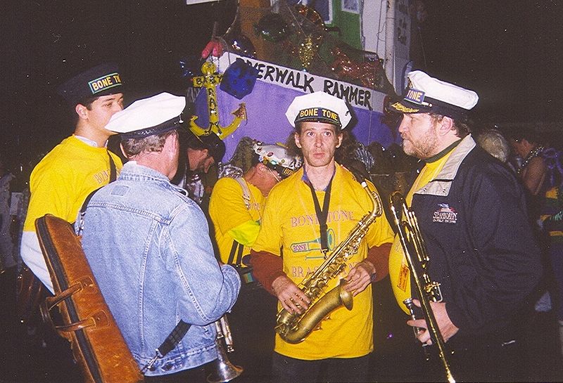 File:BoneToneSaxKV00.jpg