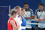 Deutsch: Boxen bei den Olympischen Jugendspielen 2018 Tag 12, 18. Oktober 2018 - Finale Leichtgewicht Mädchen – Oriana Saputo (Argentinien, blau) schlägt Emma Lawson (Australien, rot) 5-0; Ringrichter ist José Romero (Spanien). English: Boxing at the 2018 Summer Youth Olympics on 18 October 2018 – Girls' lightweight Bronze Medal Bout – Oriana Saputo (Argentina, blue) wins over Emma Lawson (Australie, red) 5-0; Referee is José Romero (Spain). Español: Boxeo en los Juegos Olímpicos Juveniles de Verano de 2018 en 18 de octubre de 2018 - Combate de medalla de bronce de las niñas: Oriana Saputo (Argentina, azul) gana a Emma Lawson (Australie, roja) 5-0; Árbitro es José Romero (España).