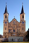 Pfarrkirche Unsere Liebe Frau mit Friedhofskapelle, Arkaden und Friedhof