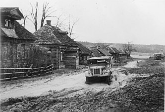 Strada di un villaggio vicino a Mosca, novembre 1941