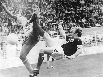 Билли Бремнер на чемпионате мира 1974 года в матче против сборной команды Заира, который сборная команда Шотландии выиграла со счётом 2:0
