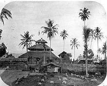 The mosque of Indrapuri in the late 19th-century. COLLECTIE TROPENMUSEUM De Moskee van Indrapoeri in Atjeh TMnr 60012202.jpg