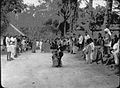 COLLECTIE TROPENMUSEUM Zaklopen tijdens feestelijkheden op een rubberonderneming Oost-Sumatra. TMnr 60005409.jpg