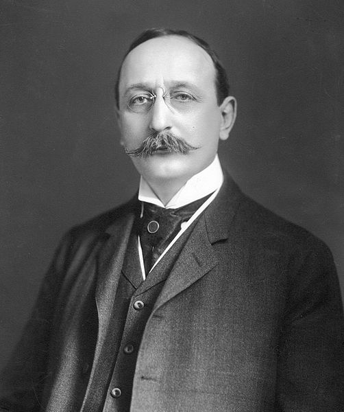 File:Cass Gilbert 1907.jpg